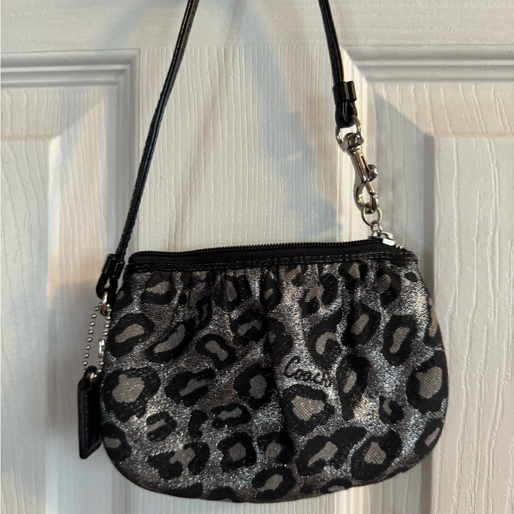 ✨ 🖤🩶 Coach Madison Ocelot Leopard Print Wristlet 🩶🖤✨